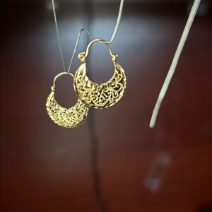 HANDMADE Genuine 14kt Gold Lace Filigree Crescent Drop Earrings Shepard Hook